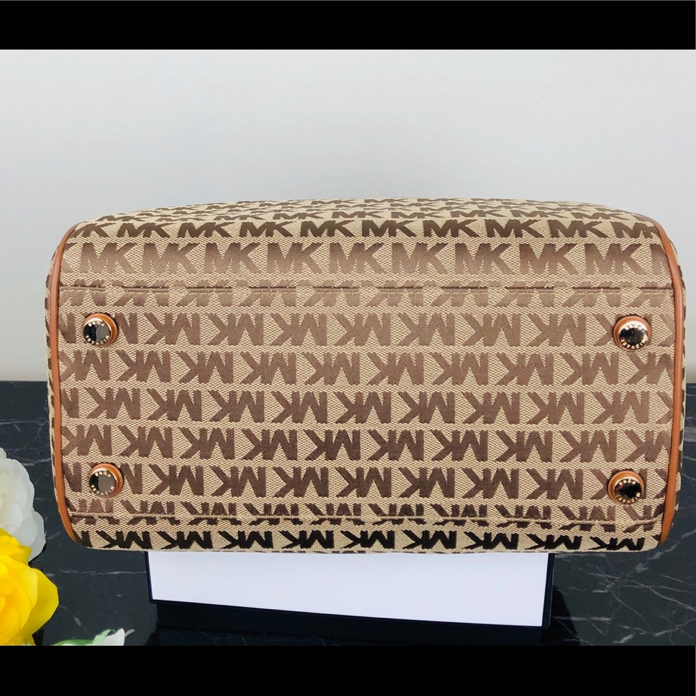 ❌SOLD Michael Kors Bedford duffle satchel - Picture 5 of 9